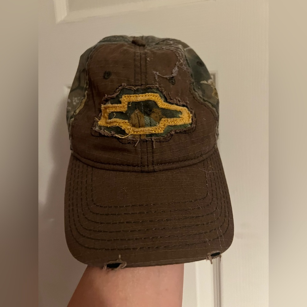 BioWorld hat, cap, Chevrolet, camo distressed look, 
Adjustable